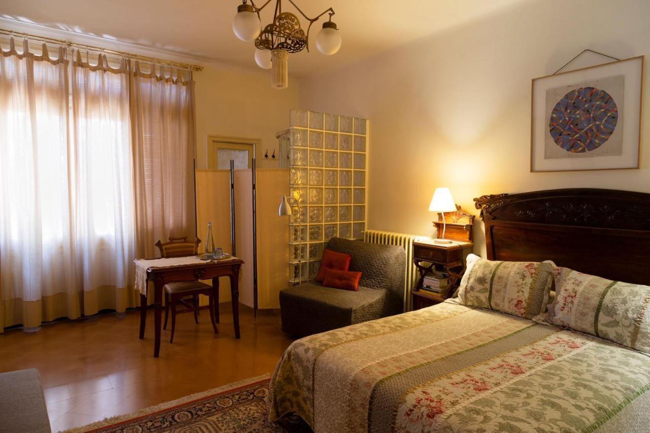 1900 B&B טראסה מראה חיצוני תמונה